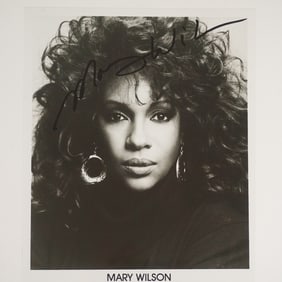 Autographed Mary Wilson Photograph