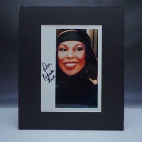 Roberta Flack Signed Photograph with COA