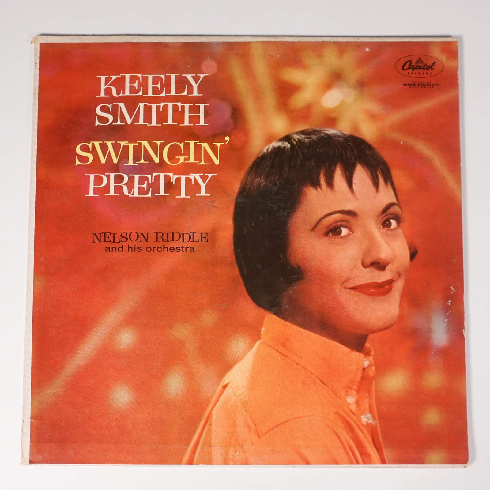 Keely Smith Swingin Pretty Vinyl LP, Jazz, 1959: Capitol Records T-1145, released in 1959 in the United States, featuring acclaimed jazz and pop vocalist Keely Smith with orchestral accompaniment by Nelson Riddle. This album showcases Smith's smooth