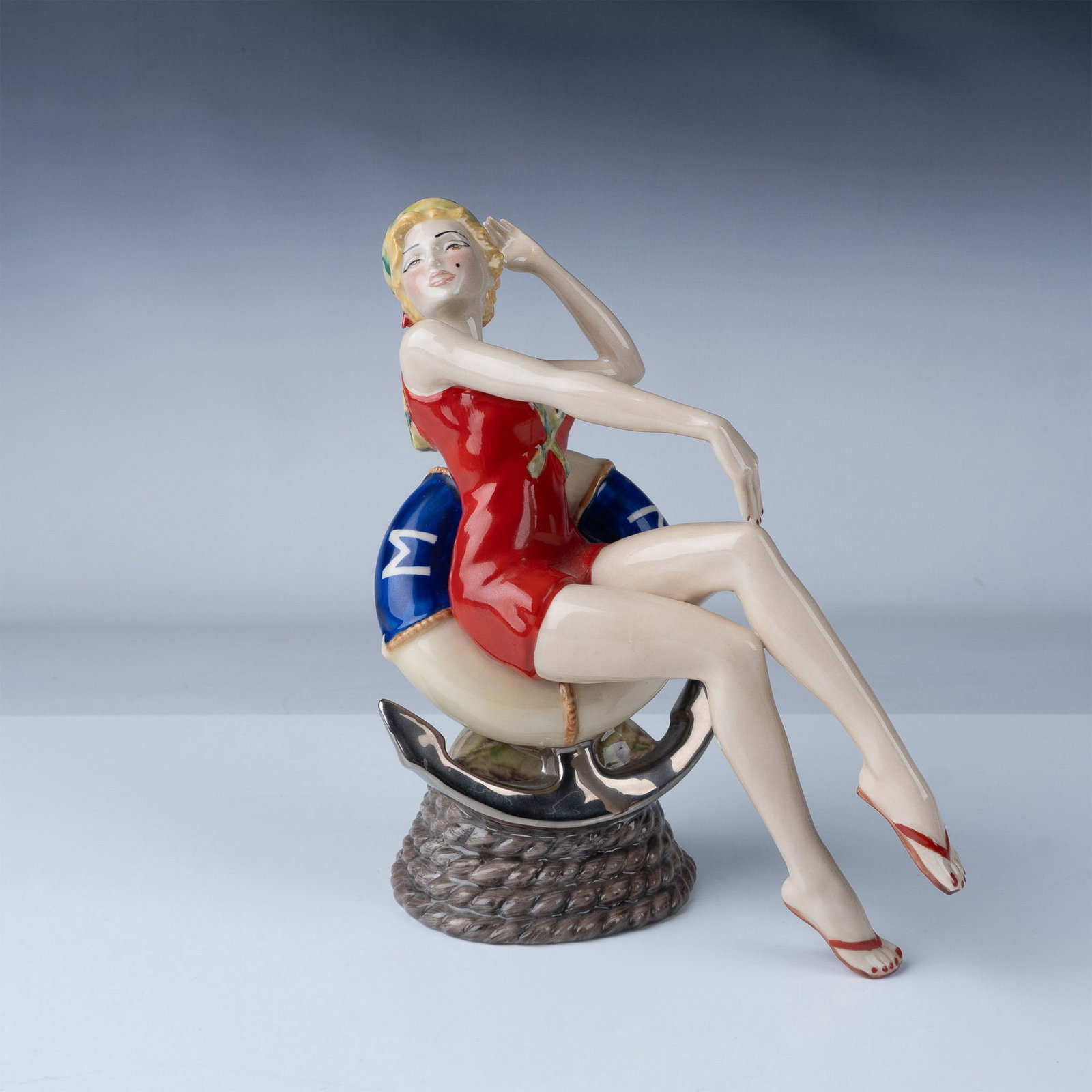 Peggy Davies Artist Original Proof Figurine, Marilyn Monroe: A stunning ceramic figurine by Peggy Davies Ceramics, designed by Martin Thompson, capturing the timeless allure of Marilyn Monroe. This beautifully sculpted piece portrays the Hollywood icon in a vib