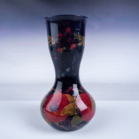 Moorcroft Pottery Stylish Shaped Pomegranate Vase