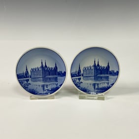 Pair of Royal Copenhagen Mini Plates, Frederiksborg Slot