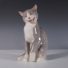 Bing & Grondahl Porcelain Figurine, Preening Cat