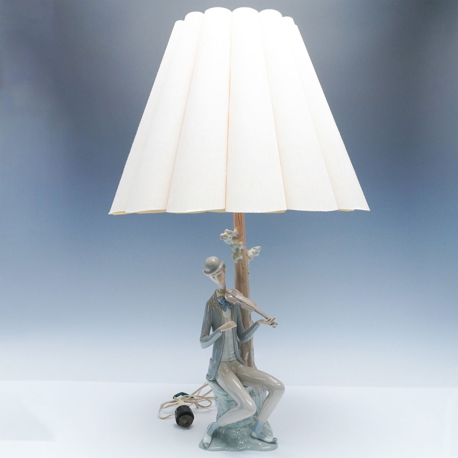 Lladro Boy with Violin Porcelain Table Lamp 1004634 (1 of 5)