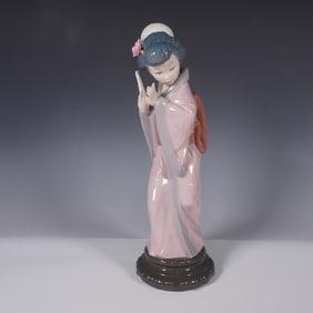 Lladro Porcelain Figurine, Chrysanthemum 01004990