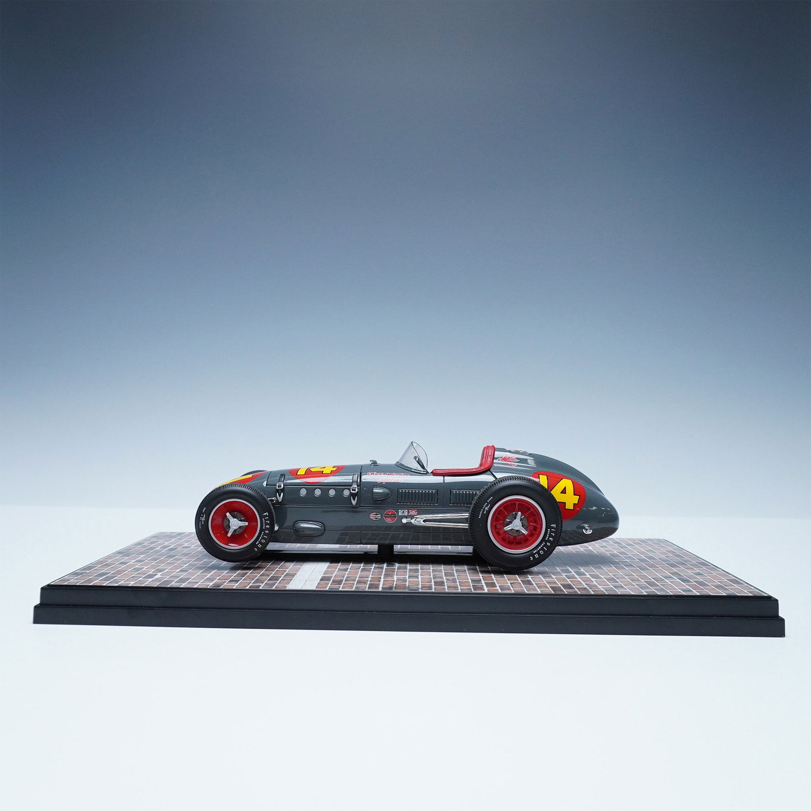 Kurtis Kraft Roadster 1:18 Scale Diecast Model (1 of 8)