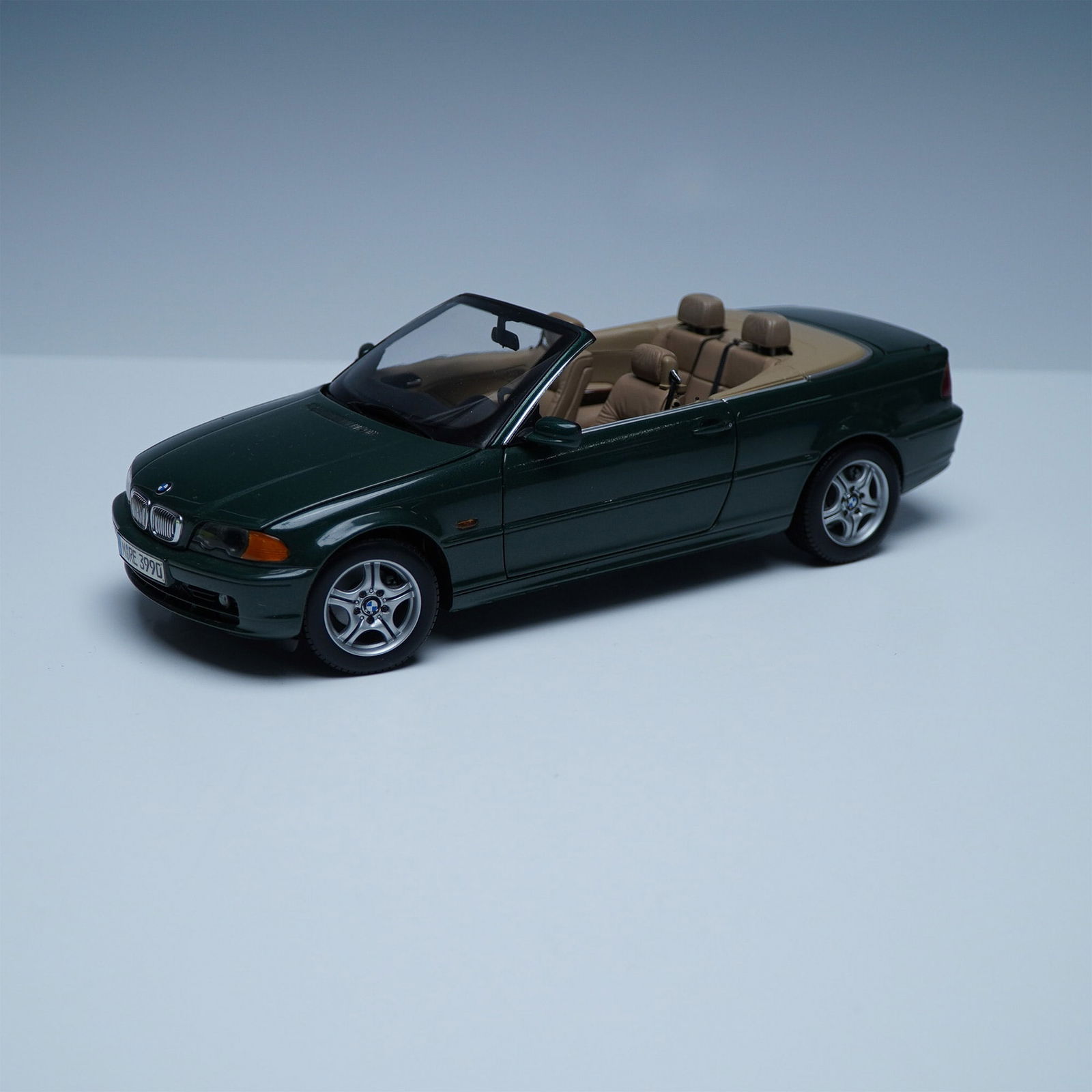 Kyosho BMW Cabriolet 1:18 Model (1 of 6)