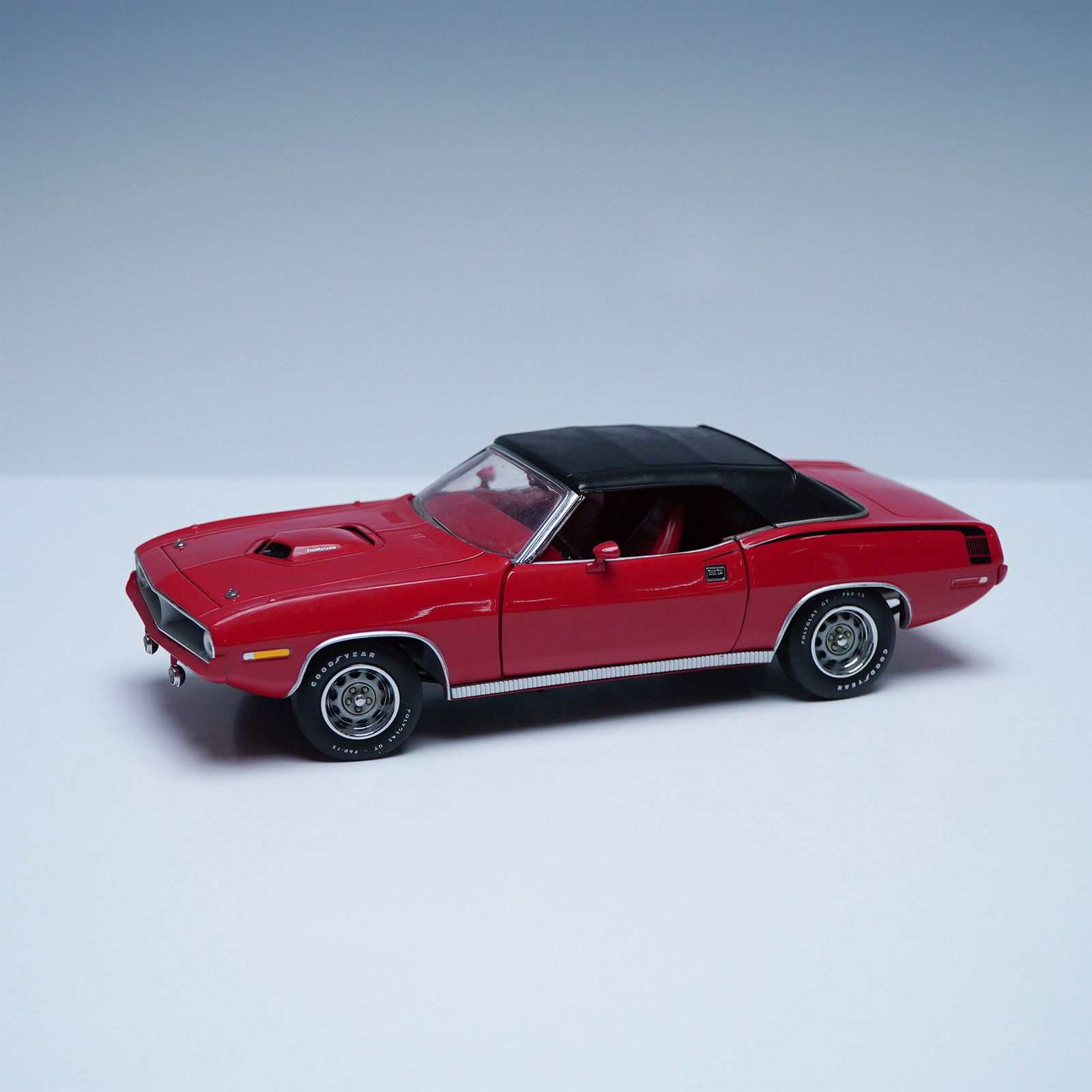 Franklin Mint 1:24 1970 Plymouth Hemi Cuda Diecast Model (1 of 7)