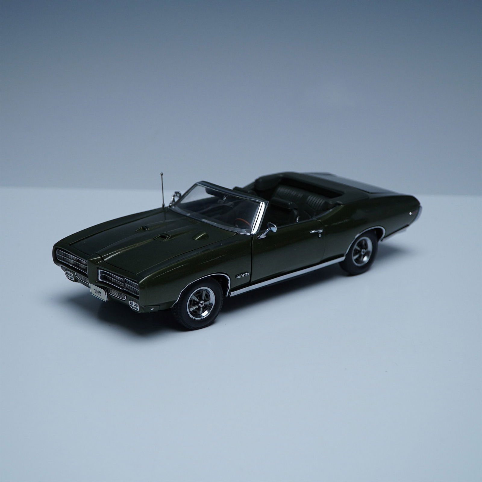 1969 Pontiac GTO Convertible Model, Danbury Mint (1 of 9)