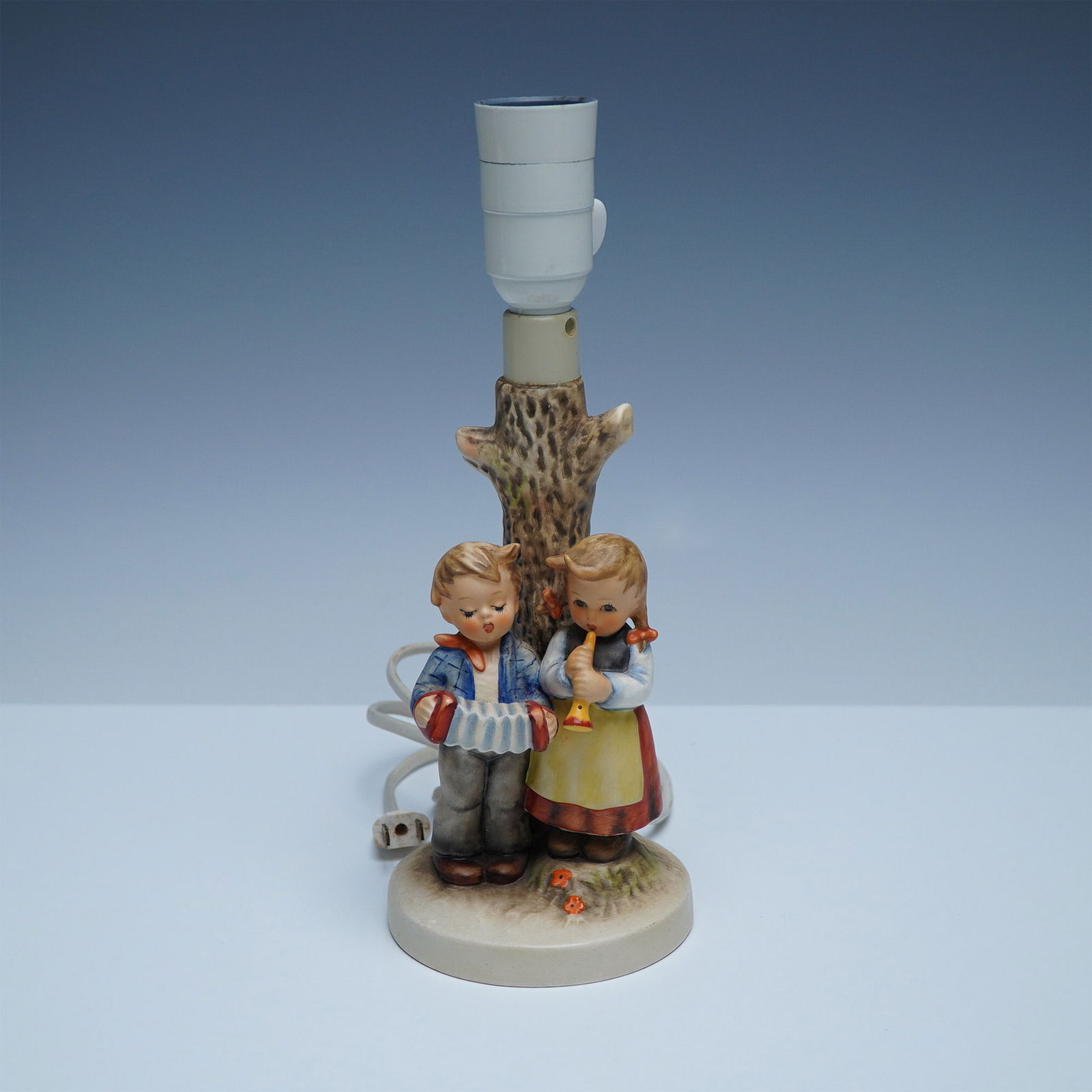 Goebel Hummel Porcelain Table Lamp, Birthday Serenade (1 of 7)