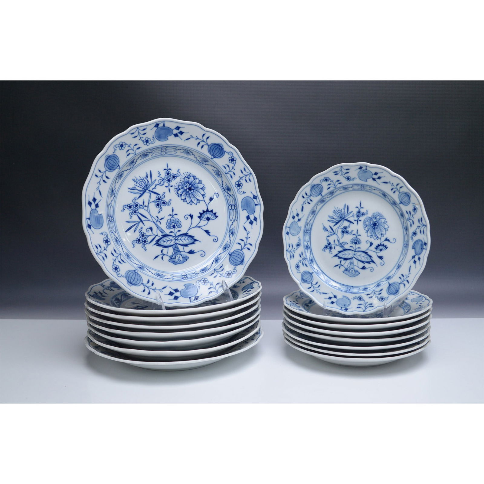 16pc Meissen Blue Onion Dinner and Salad Plates (1 of 6)