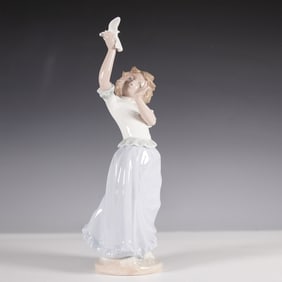 Nao by Lladro Porcelain Girl with Dove Figurine