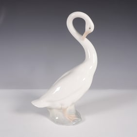 Nao by Lladro Porcelain Long Neck Goose Figurine