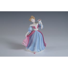 Amy Petite of the Year 2005 HN4782 - Royal Doulton Figurine