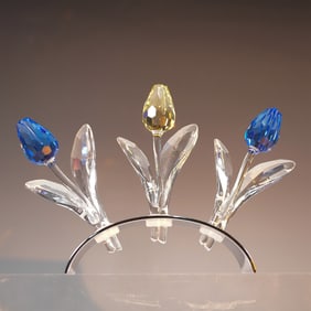 4pc Swarovski Crystal 2002 and 2004 Renewal Gifts Figurines and Base, Tulip