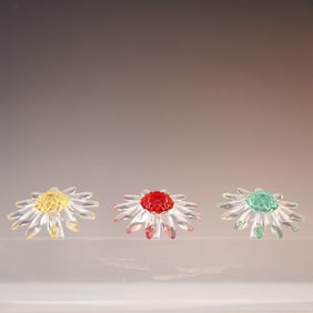 3pc Swarovski 1999 to 2001 Renewal Gift Figurines, Marguerite