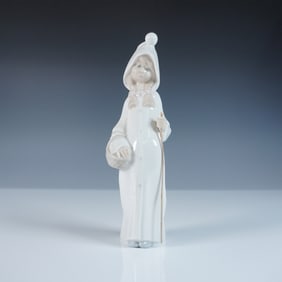 Lladro Figurine, Girl with Basket 1014678