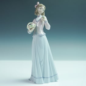 Lladro Porcelain Figurine, Innocence in Bloom 1007644