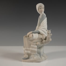 Lladro Porcelain Figurine, New Shepherdess 1014576