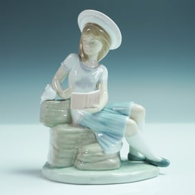 Lladro Porcelain Figurine, Sunday's Child