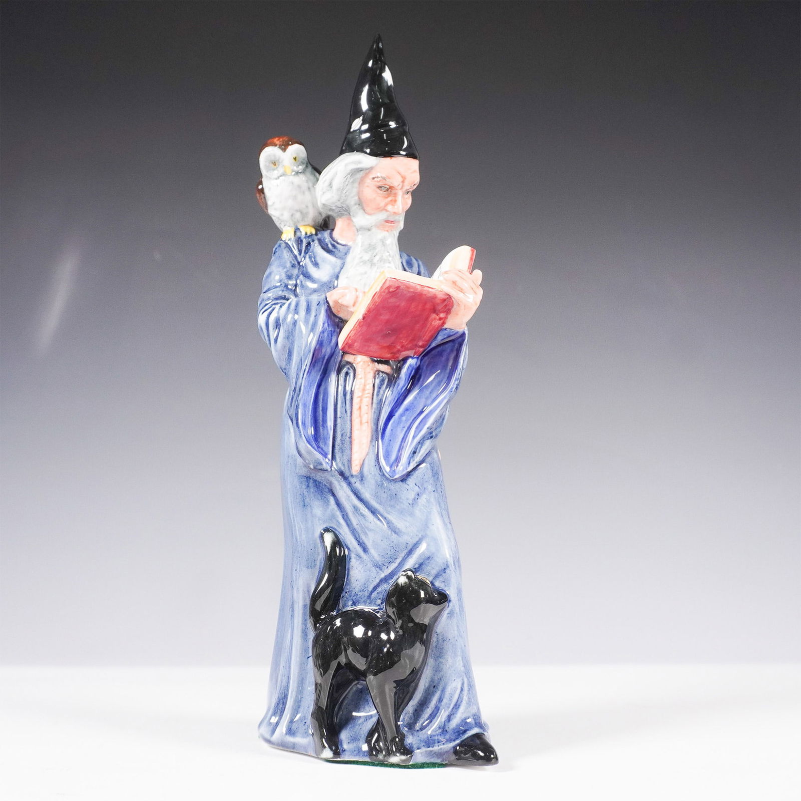 Royal Doulton Porcelain Figurine, The Wizard HN2877 (1 of 5)