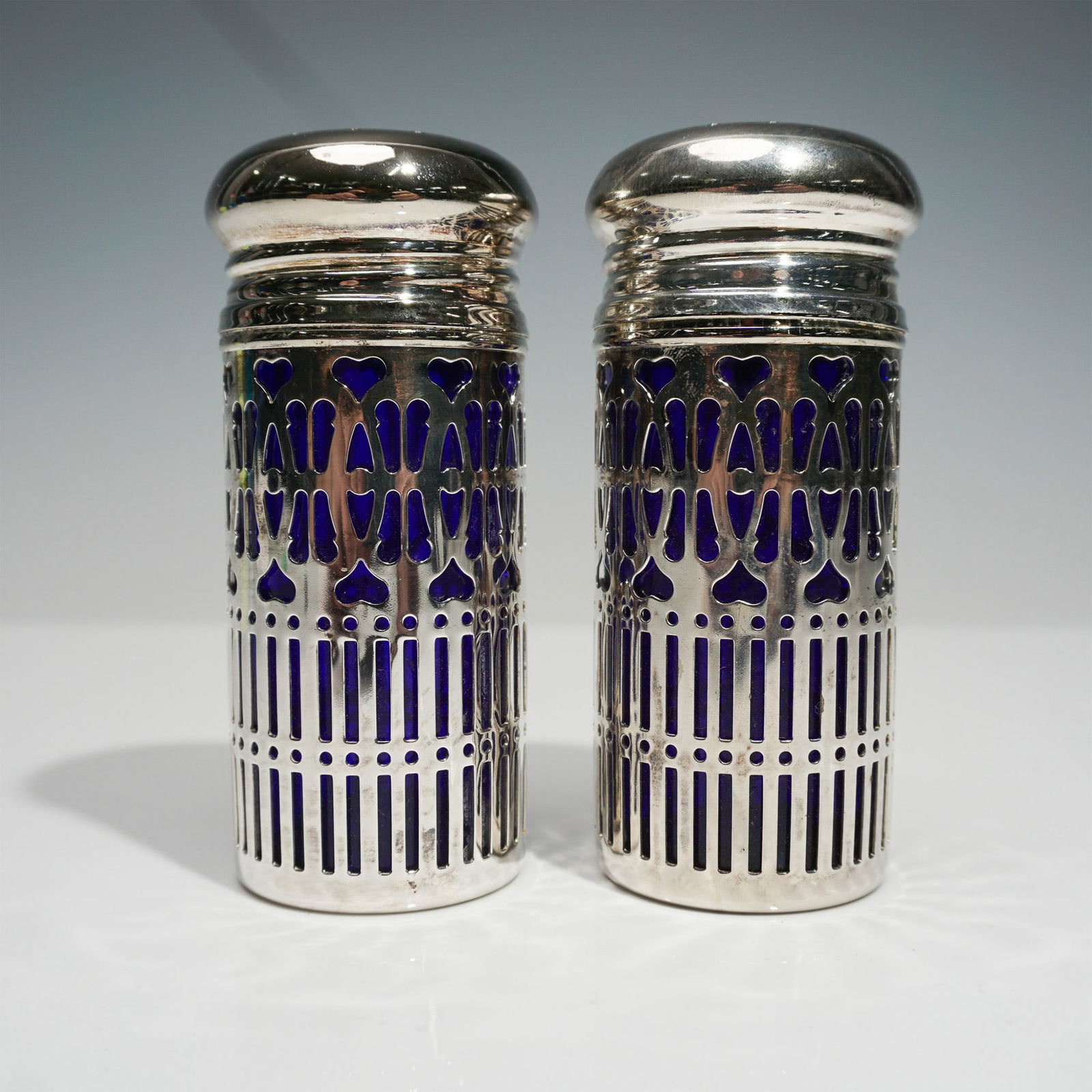 2pc Silver Filigree Cobalt Glass Salt and Pepper Shakers (1 of 4)