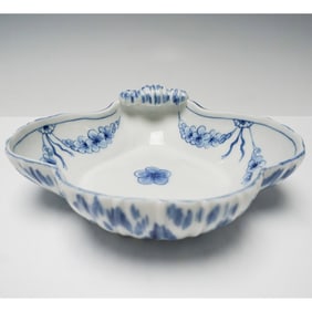 Bing & Grondahl Empire Blue and White Shell Dish 42
