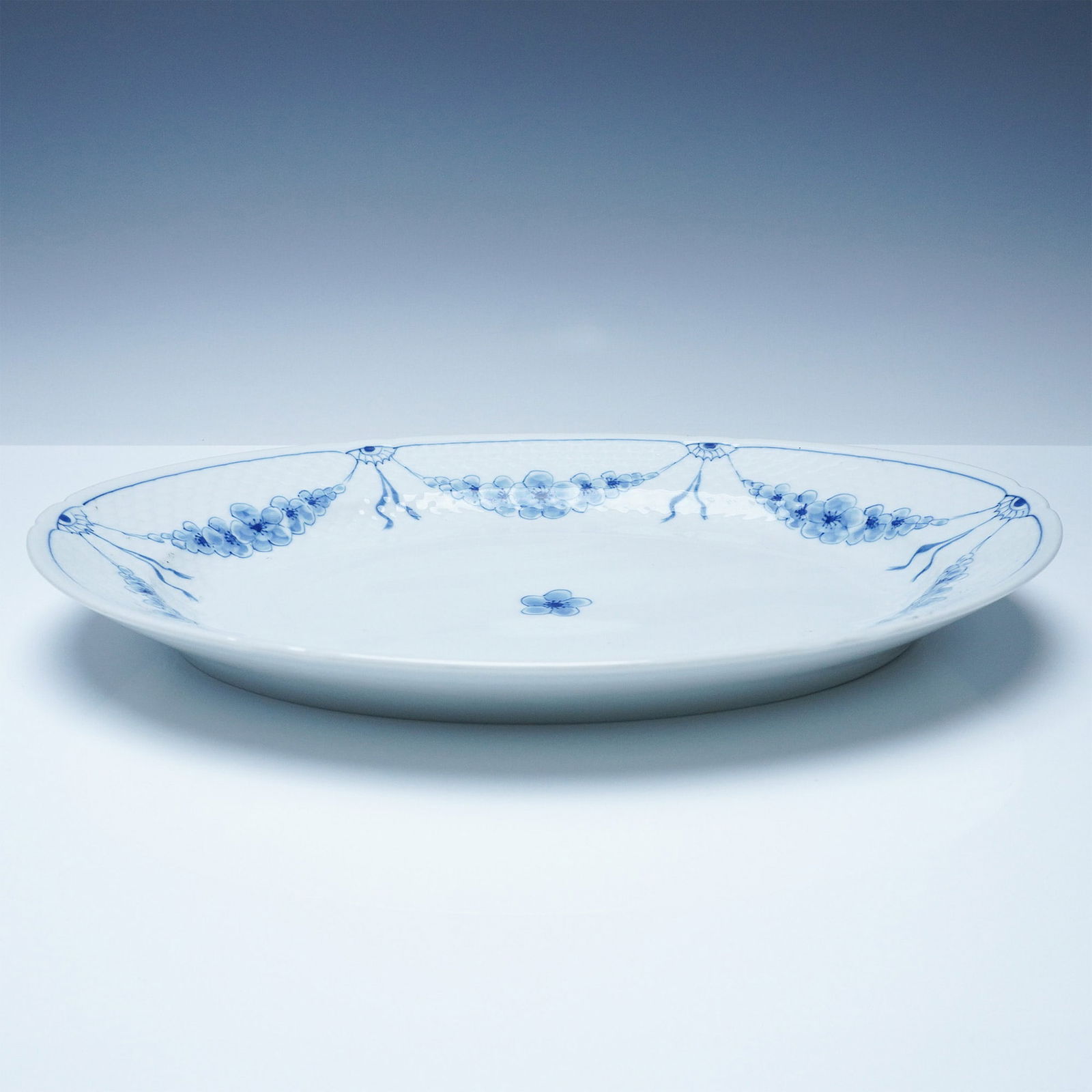 Bing & Grondahl Empire Pattern Oval Serving Platter (1 of 4)