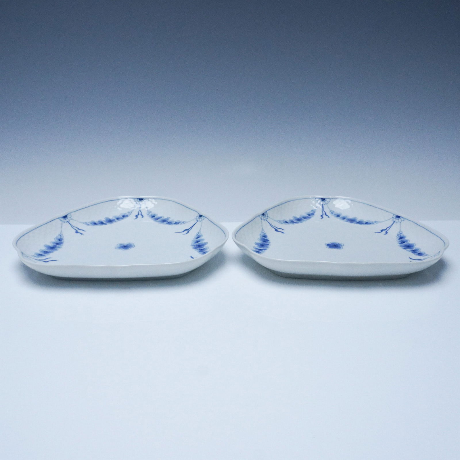 2pc Bing & Grondahl Empire Pattern Triangular Cake Plate Set (1 of 6)