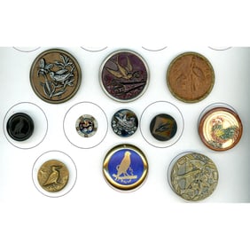 A small card of division 1 & 3 bird buttons
