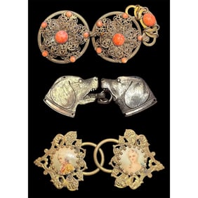 A small card of assorted buckles