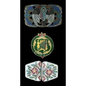 A small card of assorted buckles