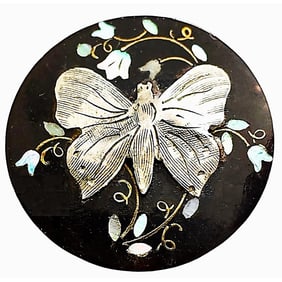 A division one inlayed horn pictorial button