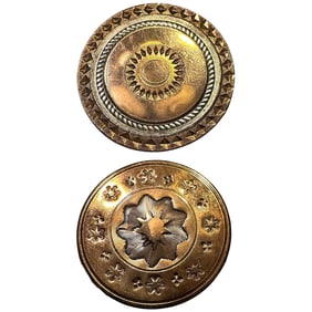 A small card of division one copper buttons