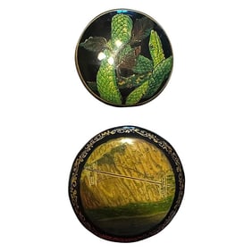 A small card of division three Lacquer buttons