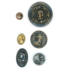 A small card of division 1 & 3 head buttons