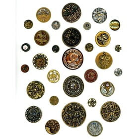 A full card of assorted flower buttons