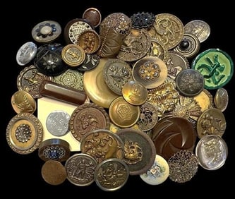 A heavy bag lot of assorted buttons