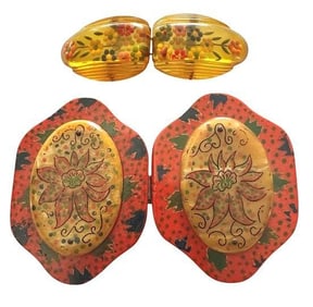 A small card of Bakelite buckles