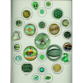 A card of division three buttons specialized to Green