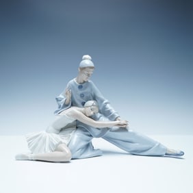 Lladro Porcelain Closing Scene Figurine 01004935