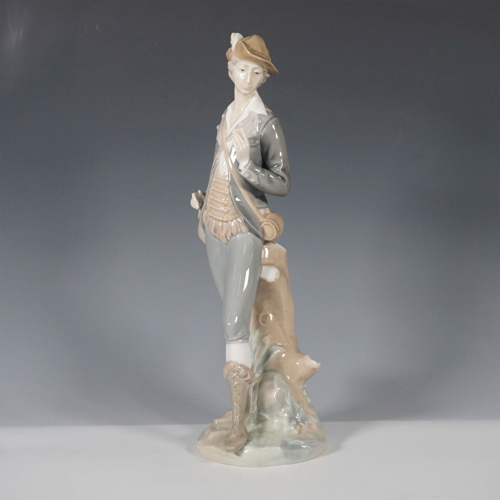 Lladro Porcelain Figurine, Country Man 1004664 (1 of 3)