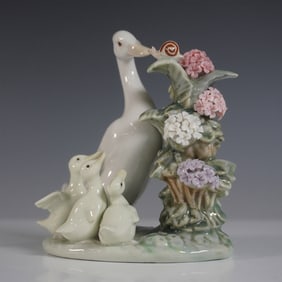 Lladro Porcelain Figurine, How Do you Do 01001439