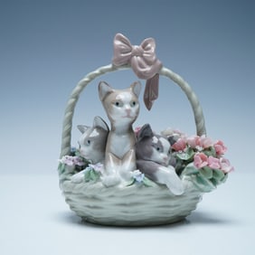 Lladro Porcelain Figurine, Purr-Fect 01001444