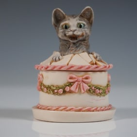 Harmony Kingdom "Gateau" Treasure Jest Box Figurine