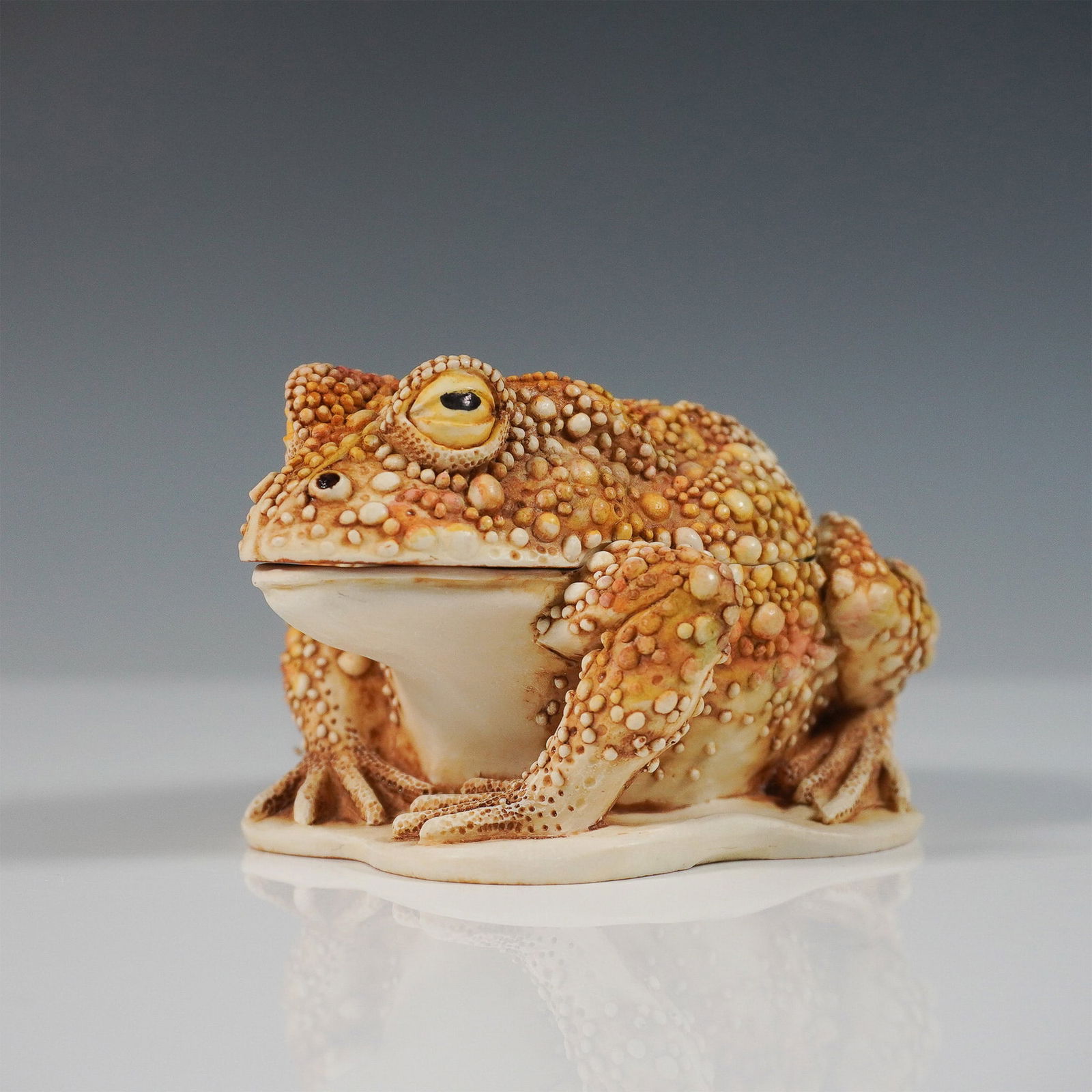 Harmony Kingdom Box Figurine, Awaiting A Kiss (1 of 5)