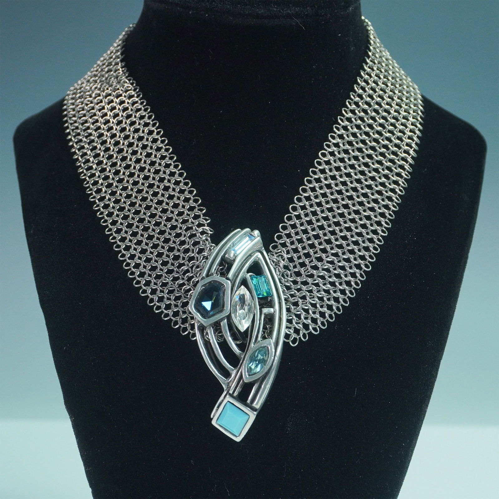Connie Bates Mesh Collar Necklace with Sculptural Gemstone Pendant (1 of 5)