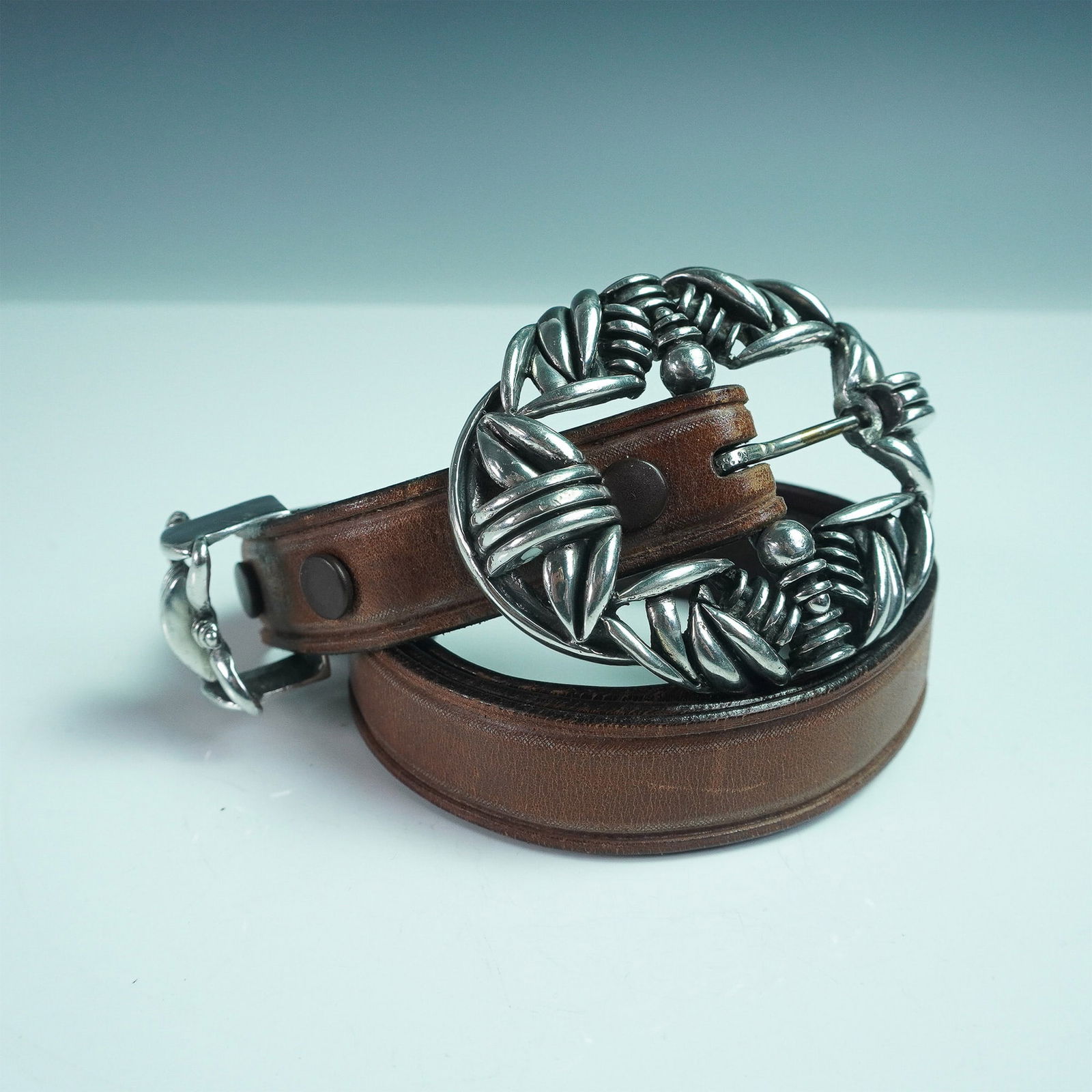 Connie Bates Women's Fahrenheit Brown Leather Belt with Silver-Tone Buckle (1 of 4)