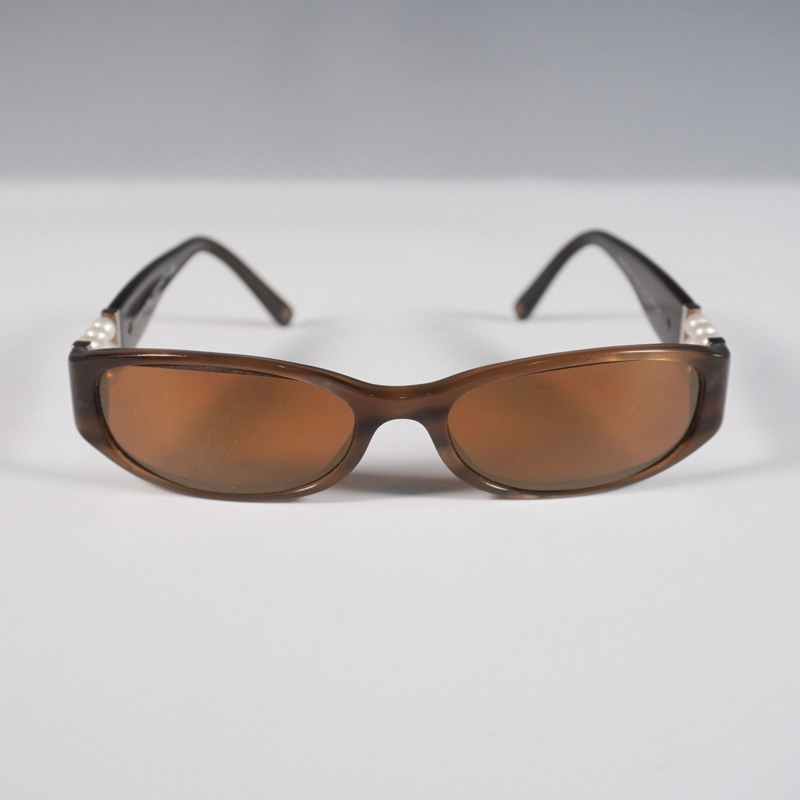 Chanel Perle Brown Pearl-Trimmed Oval Sunglasses (1 of 5)