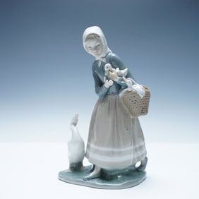 Lladro Porcelain Figurine, Shepherdess with Ducks 1004568